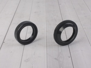 Сальник вилки KAYO SM-PARTS 33 45 10,5 c пыльником